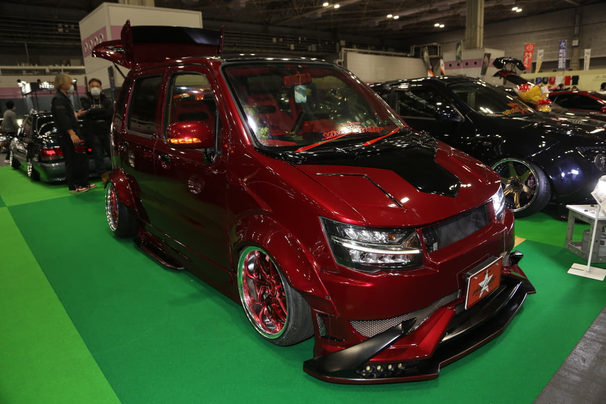 顔面移植 にブーム再燃 愛車を高級車のフェイスにお直しするカスタマイズとは 大阪オートメッセ Auto Messe Web 自動車情報サイト 新車 中古車 Carview