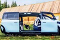 【中国】斬新「観音開きスライドドア」ミニバンに注目！ “ガバッと”開く「量産初の凄いドア」＆「めちゃ広ッ」車内空間のMIX！ “2年以内に日本上陸予定”のジーカーが展開する「画期的モデル」とは？