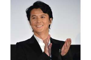 「福山雅治」が“愛車”だった「日産車」を公表！ カクカクデザインのレトロな「ステーションワゴン」どんなモデル？