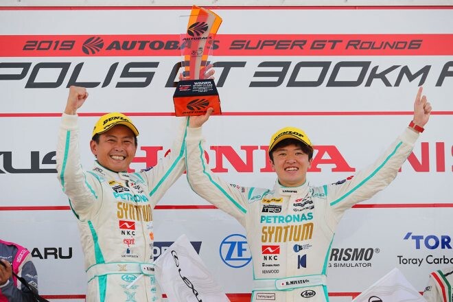 スーパーGT：スコール＆セーフティカーで混沌のオートポリス。GT300はSYNTIUM LMcorsa RC F GT3が劇的勝利