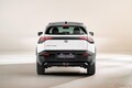 スタイリングとパフォーマンスを両立したSUV!! 最大265マイルを走行できる新型BEV トヨタが英国市場で「アーバンクルーザー」の詳細を公開