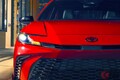 【米国】トヨタ「新カムリ」発表！ クールな『黒いトヨタ』エンブレム採用の“11代目モデル”が凄い！ 「すごい新色」にも注目!? “超ブラック”仕様の「ナイトシェードED」のスゴさとは