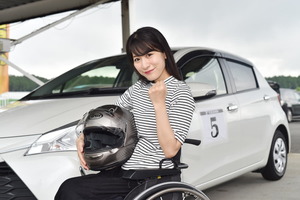 「仮面女子」の猪狩ともかさんが「HDRS」に参加！　愛車のヴィッツでサーキットを走る