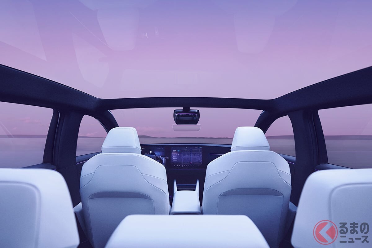 ホンダ新型「SUV」公開へ！ 窓だらけの「超開放感“インテリア”」＆「アシモオーエス」採用！ 新Hマークもイイ「0 SUV」JMS2025 に登場