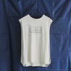 古き良き英国ファッションを、ディープなモードで解釈するメゾン マルジェラ──2025年夏のTシャツ&カットソーコレクション