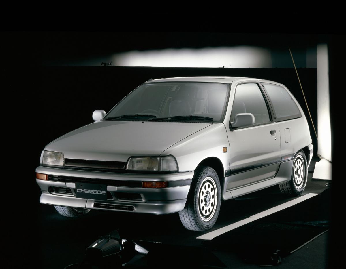 お金のない若者がこぞって腕を磨いた かつて走り屋たちに愛されたff国産スポーツ車13選 Web Cartop 自動車情報サイト 新車 中古車 Carview