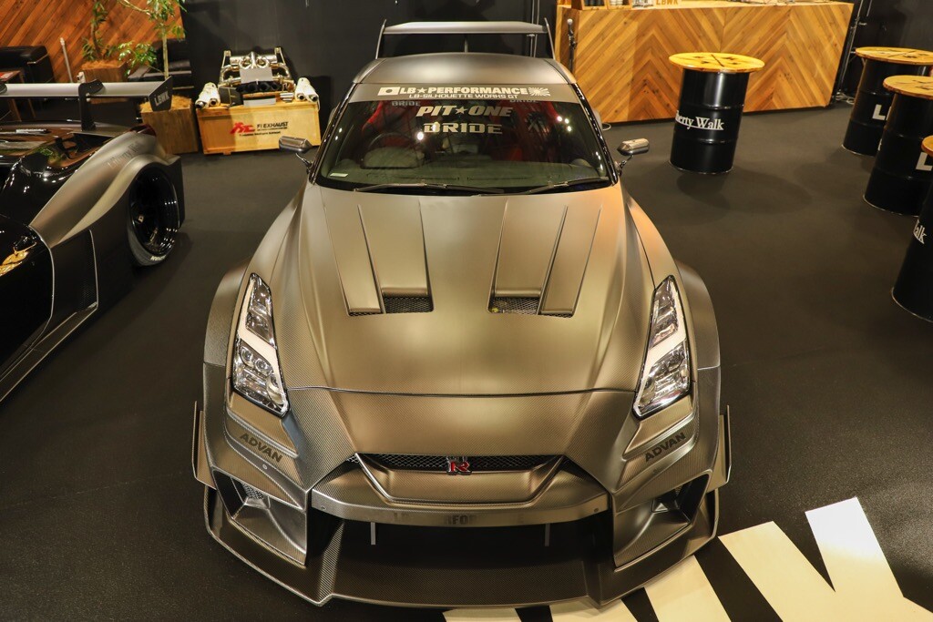 「全身ドライカーボンのリバティーウォークR35GT-Rに驚愕！」キット価格も超ド級の700万円超え！【東京オートサロン2020】