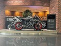ヤマハ × エリック・ヘイズのコラボTシャツ「HAZE YZF-R7 TEE 2025」の販売がスタート！（動画あり）