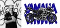 ヤマハ × エリック・ヘイズのコラボTシャツ「HAZE YZF-R7 TEE 2025」の販売がスタート！（動画あり）