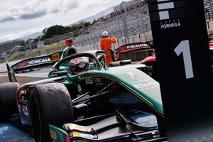 坪井翔、大得意の富士で4連勝。F1に妻の勝利……活躍を後押ししたふたつのブースト「お互い刺激し合いながらレースできています」
