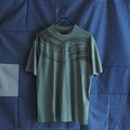 エンポリオ アルマーニは、再生繊維&アースカラーを駆使した優しい顔ぶれ──2025年夏のTシャツ&カットソーコレクション