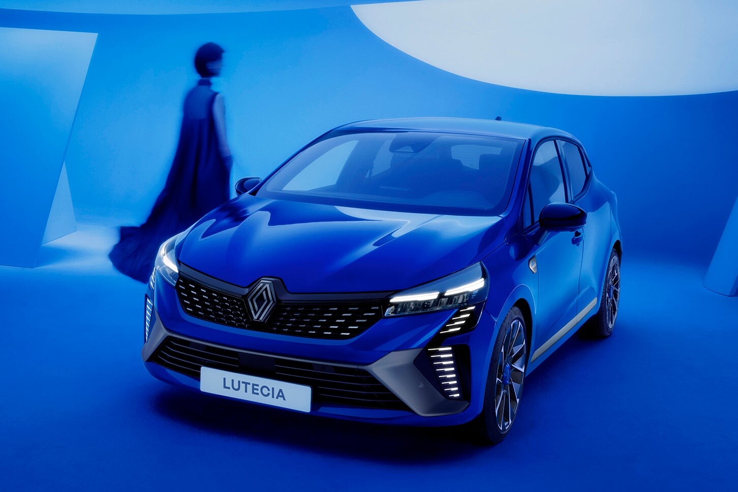 ルノー新型「ルーテシア」が登場！ マイナーチェンジで表情一新！スポーツシックで上質な「エスプリ アルピーヌ」を発売【新車ニュース】