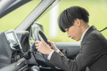 運転中に眠気を感じたら「なる早で仮眠」だけが唯一の安全策！　ただし「寝過ぎ」も逆効果！　研究による仮眠の「最適時間」とは？