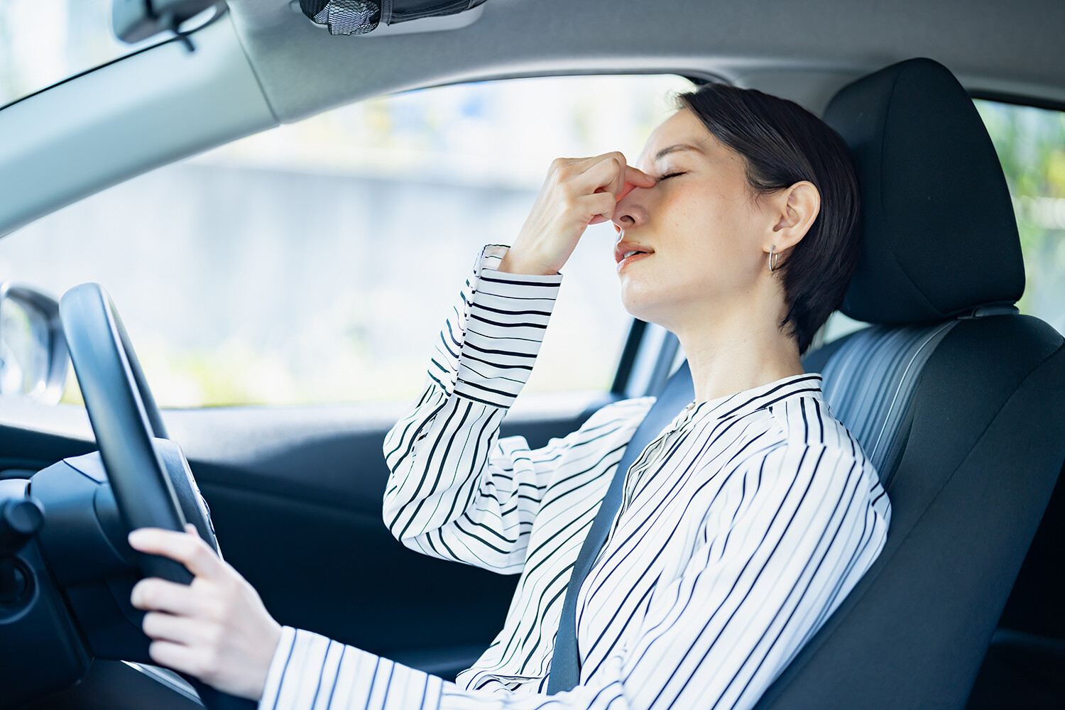 運転中に眠気を感じたら「なる早で仮眠」だけが唯一の安全策！　ただし「寝過ぎ」も逆効果！　研究による仮眠の「最適時間」とは？