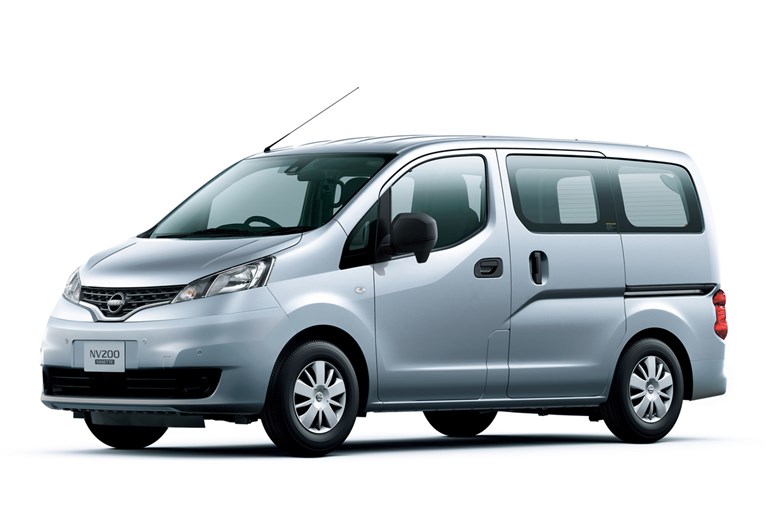 【車中泊仕様もあります】日産「NV200バネット」一部改良で安全性アップ。約223から