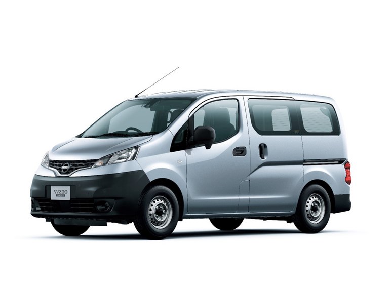 【車中泊仕様もあります】日産「NV200バネット」一部改良で安全性アップ。約223から