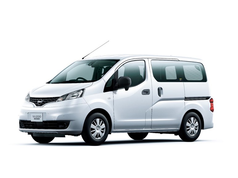 【車中泊仕様もあります】日産「NV200バネット」一部改良で安全性アップ。約223から