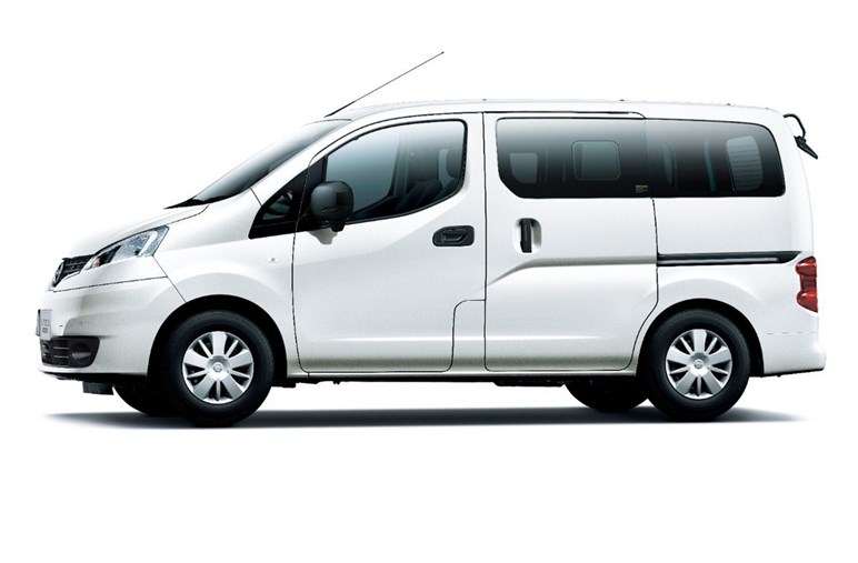 【車中泊仕様もあります】日産「NV200バネット」一部改良で安全性アップ。約223から