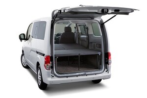 【車中泊仕様もあります】日産「NV200バネット」一部改良で安全性アップ。約223万円から
