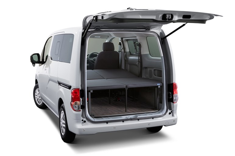 【車中泊仕様もあります】日産「NV200バネット」一部改良で安全性アップ。約223から