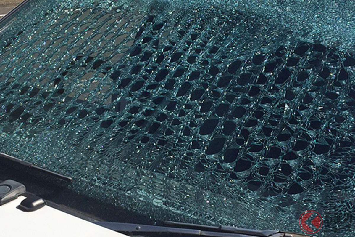 芸術的 鳥肌すごい 38年乗り継いだ愛車のフロントガラスが衝撃の事態に 長い間お疲れ様 労いの声も Snsで話題 くるまのニュース 自動車情報サイト 新車 中古車 Carview