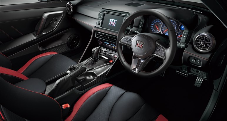 【生産終了】18年の歴史に幕を下ろした日産「GT-R」。延命できなかった悲しい事情と、次期型の姿とは？
