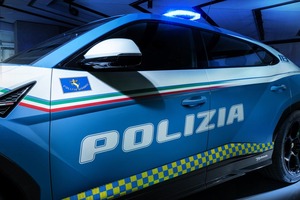 追跡されたら､絶対に逃げ切れない!? イタリア国家警察､「ウラカン」に続き｢ランボルギーニ･ウルス･ペルフォルマンテ｣を採用！