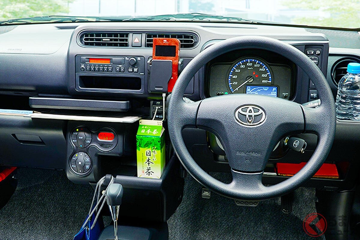 新車152万円！ トヨタ最新「プロボックス」が話題に！「コスパ最強すぎ！」「走りの“GR仕様”欲しい…」の反響続々！ “使い勝手”極めた「商用バンの皇帝」どんなモデルに！