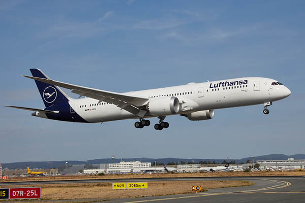 「なんてカッコいいんだ」 あまりに“イカした”特別塗装機出現にSNS歓喜 「全機この塗装がイイ」「センス良すぎ」