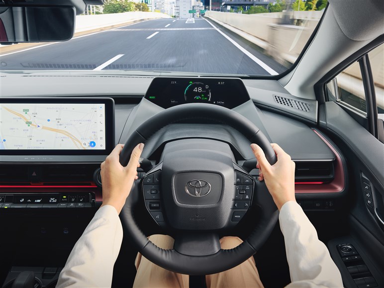 新型プリウス発売。2.0Lは196PSで28.6km/L、価格は320から