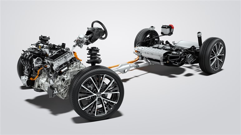新型プリウス発売。2.0Lは196PSで28.6km/L、価格は320から