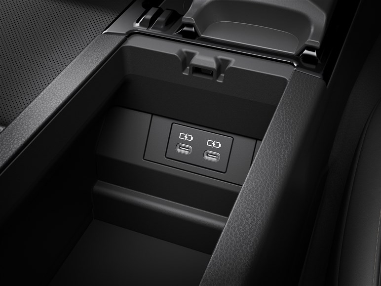 新型プリウス発売。2.0Lは196PSで28.6km/L、価格は320から