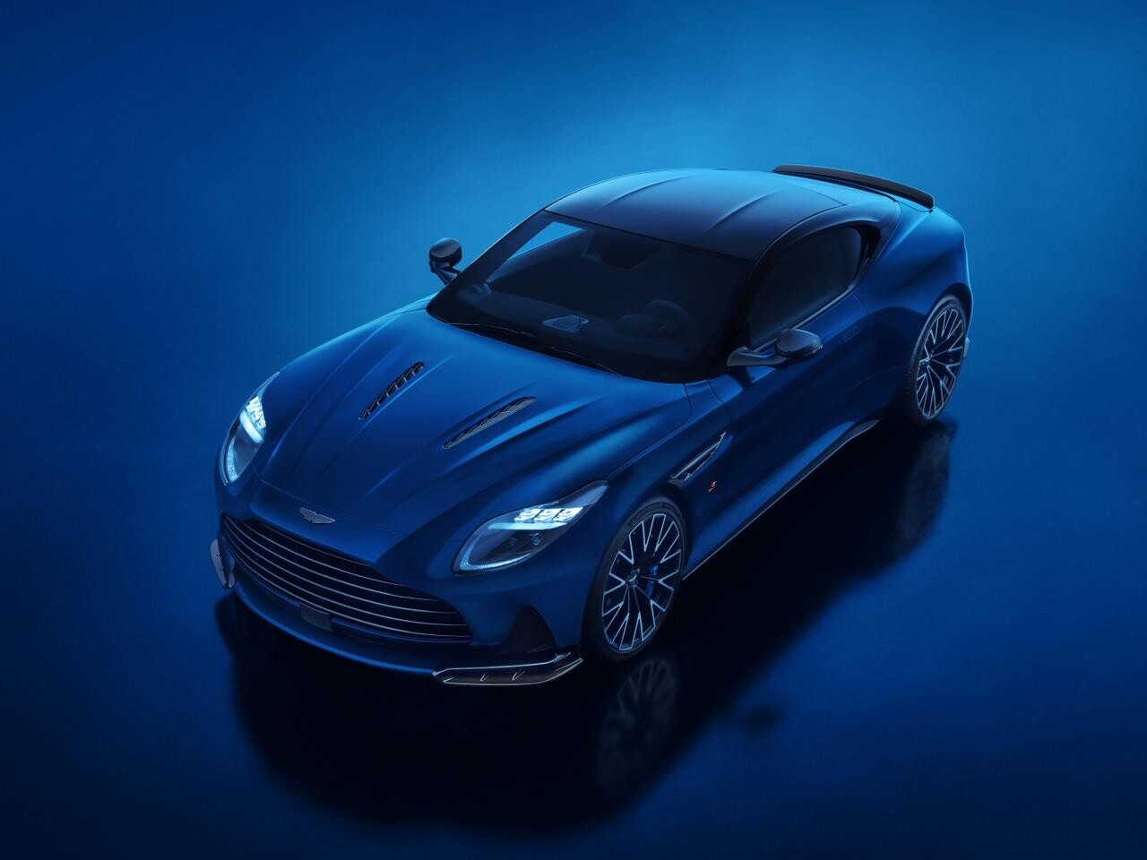 究極のスーパーツアラーの座に君臨！アストンマーティンが700psのハイパフォーマンスカー「DB12 S」を発表