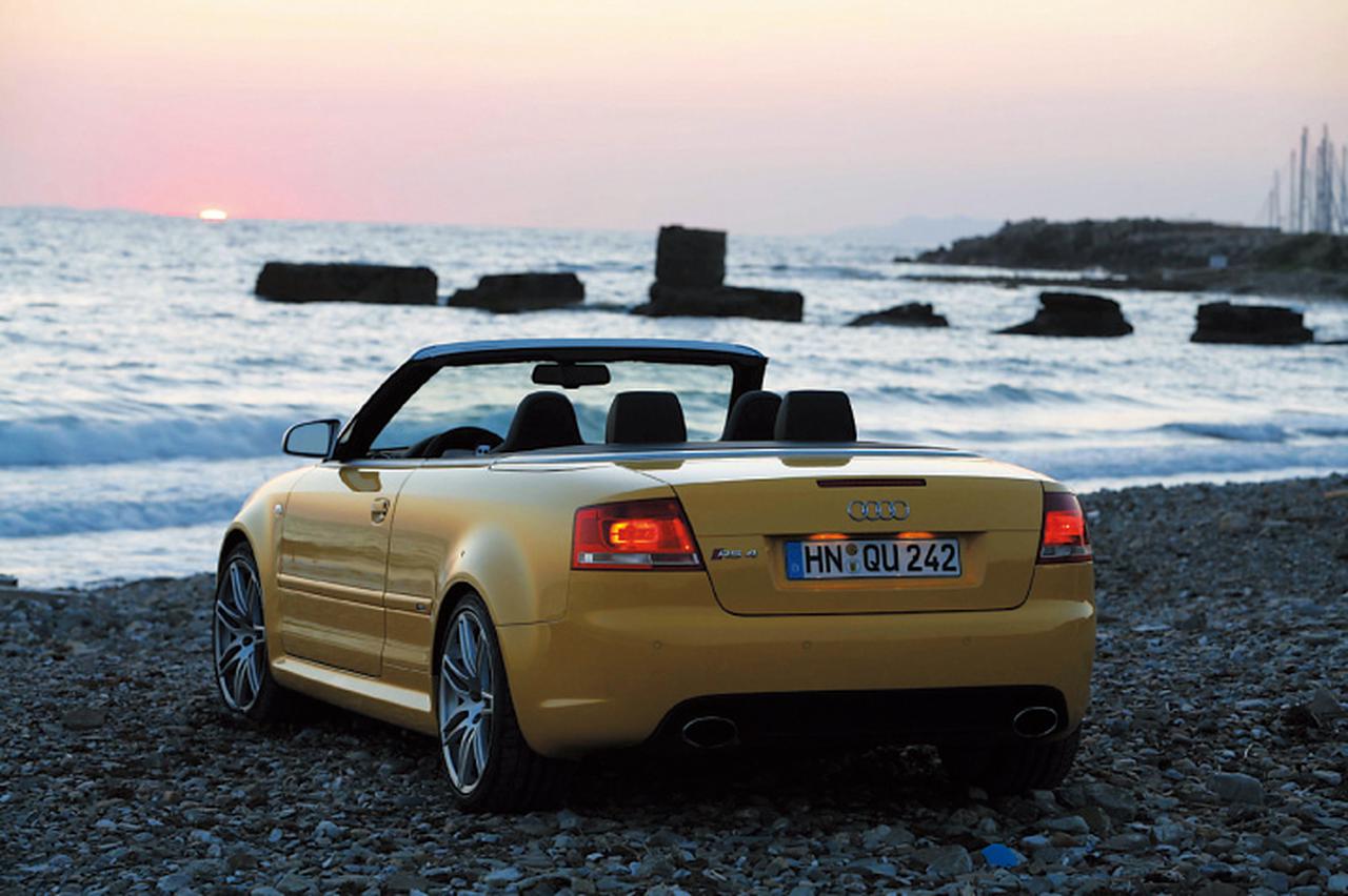 ヒットの法則1 アウディrs4カブリオレは高性能に支えられた気持ちよさにあふれていた Webモーターマガジン 自動車情報サイト 新車 中古車 Carview