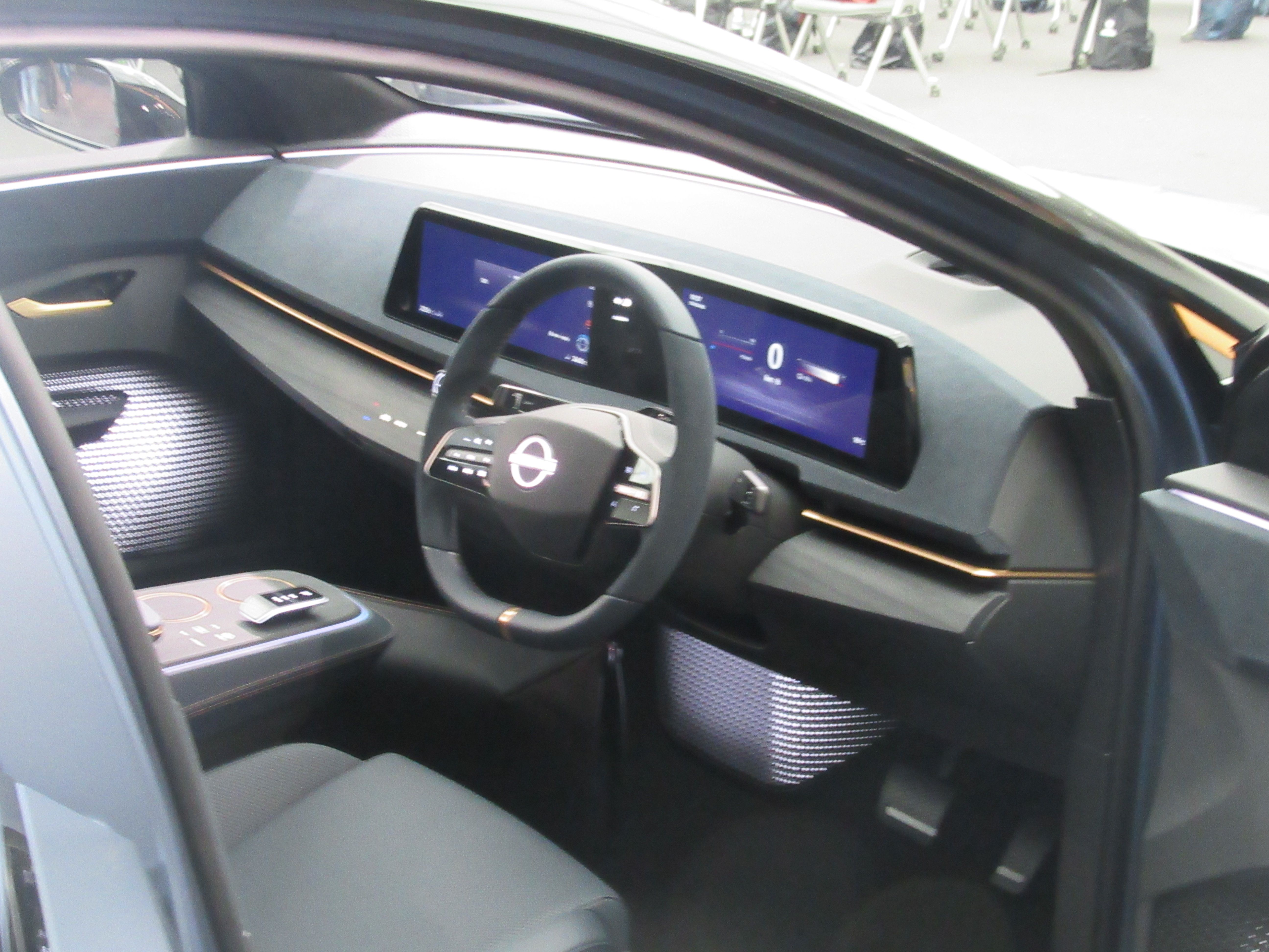 日産　電気SUVのコンセプトカー「アリア」を世界初公開