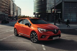 仏ルノー、次期クリオ（ルーテシア）の内外装を一部公開。初披露は3月のジュネーブモーターショー