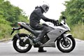 スズキの250ccバイク『GSX250R』はフルカウルなのにネイキッドみたいに運転しやすい！【SUZUKI GSX250R 試乗インプレ／レビュー 中編】