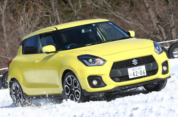 初心者必見 雪道は四駆じゃなくても大丈夫 Ffならではの走らせ方とは ベストカーweb 自動車情報サイト 新車 中古車 Carview