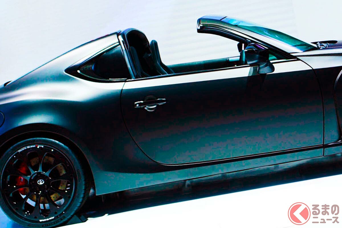 トヨタが公開した「斬新シフト」搭載スポーツカーの正体は！ 屋根も開く「オープン仕様」で登場！ 走りも楽しい“眼力強め”モデルに期待の声
