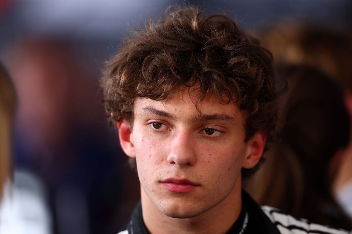 まだ来季F1シートが決まっていないアントネッリに、超強力助っ人ハミルトン登場「僕ならトトの扱い方は知ってるよ」