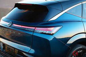 日産の新「高級“四駆SUV”」がスゴイ！ “エレガンス顔”＆モダンな「豪華内装」採用！ 画期的な“運転支援技術”搭載で「手放し走行可能」に！ 快適性＆利便性アップの新たな「ムラーノ」米国仕様って？