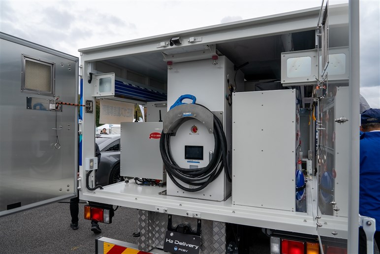新たな仲間募集、JAFの給水素＋給電カー、新型GR86の方向性…S耐最終戦で見えたトヨタと水素の現在地