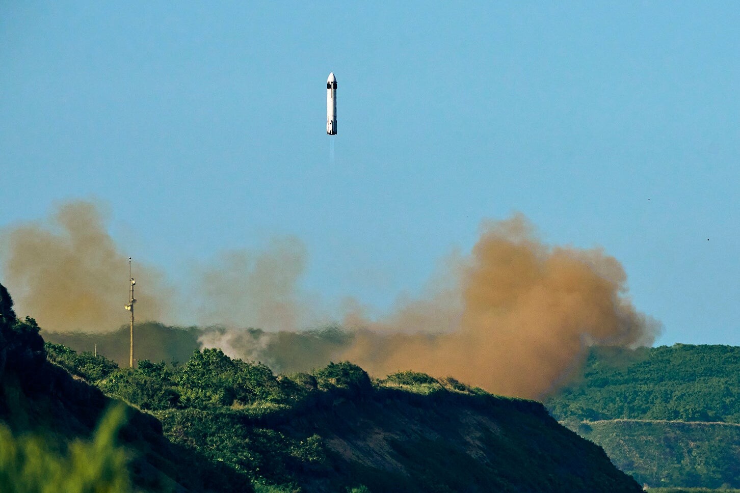 なぜホンダはロケットを開発したのか？ 全長6.3mの再使用型ロケットの離着陸実験に成功！