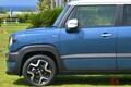 215万円から！ スズキ新型「コンパクトSUV」発表！ 精悍顔×「大幅刷新の内装」がイイ！ “新たなパワトレ”で「リッター約23キロ」に進化！ 装備拡充で実用性アップの新型「クロスビー」従来となにが違う？