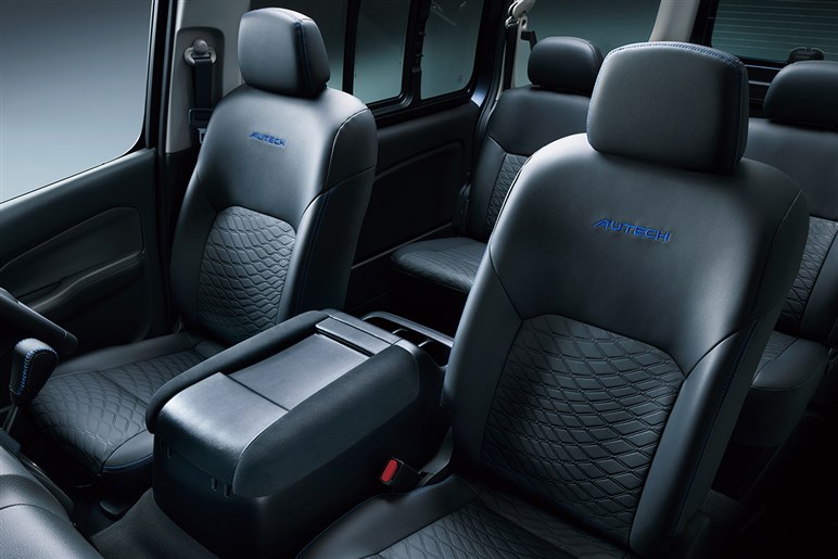 日産「キャラバン」が一部改良でガソリンモデルにACCを採用。新型アウトドア仕様やプレミアム仕様も追加…価格は270万8200円から
