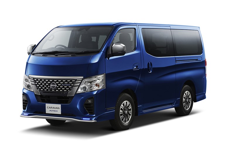 日産「キャラバン」が一部改良でガソリンモデルにACCを採用。新型アウトドア仕様やプレミアム仕様も追加…価格は270万8200円から