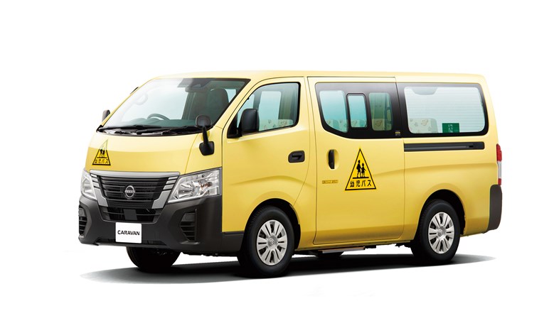日産「キャラバン」が一部改良でガソリンモデルにACCを採用。新型アウトドア仕様やプレミアム仕様も追加…価格は270万8200円から