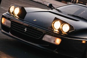 ブラック×レッドのフェラーリ「512TR」が約3870万円で落札！じりじりとマーケットが高騰中