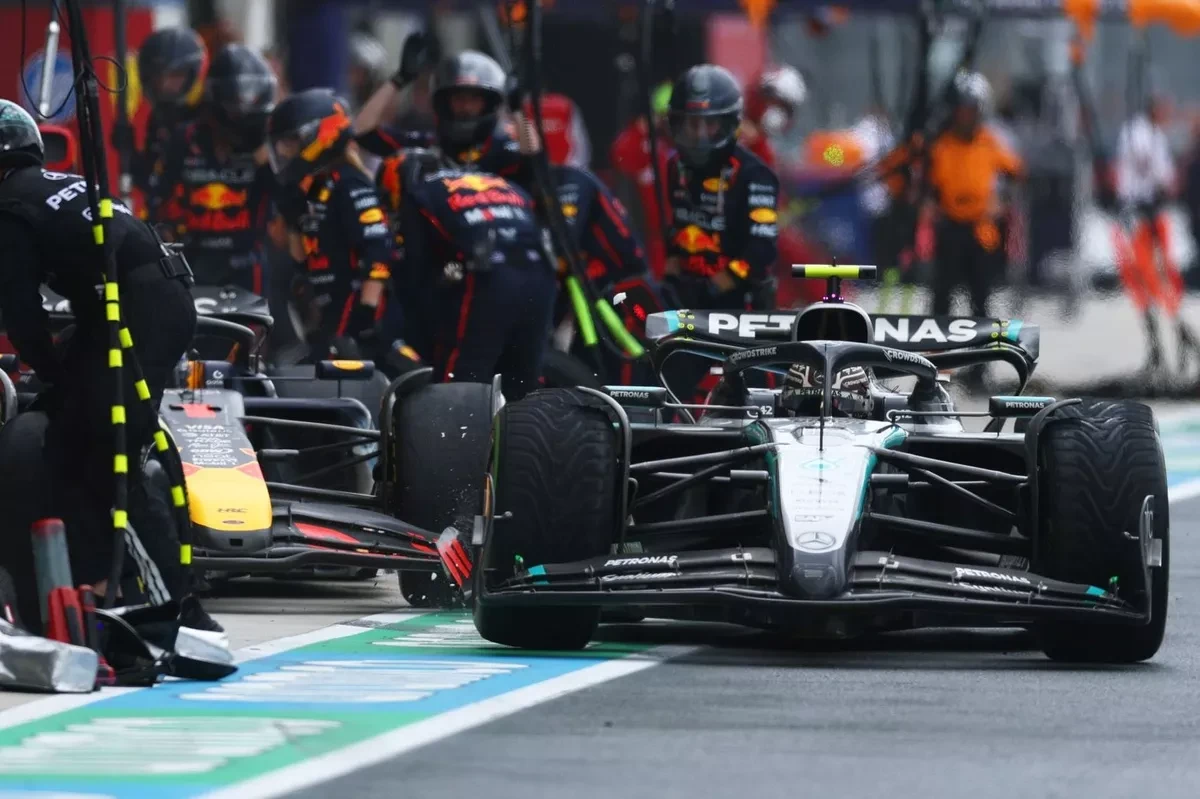 レッドブルF1に続くピットトラブル。重要人物の離脱が原因？　フェルスタッペン「安易にそのせいにすべきじゃない」