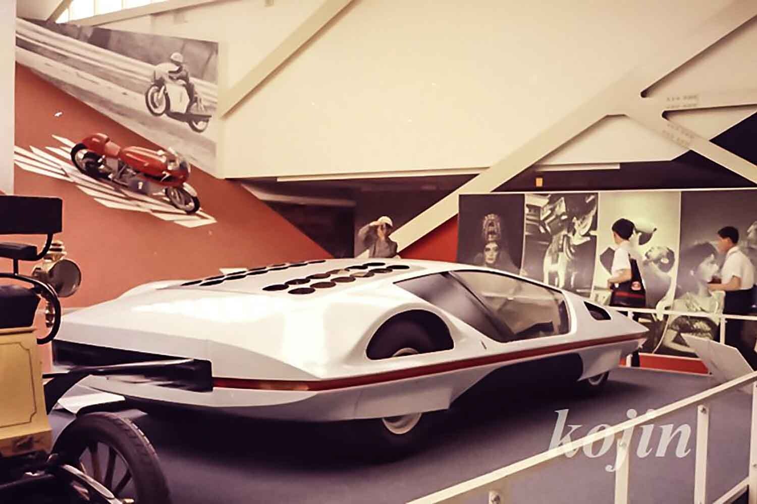 大阪・関西万博開催記念 大阪駅を発着していた往年の名車